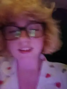 Show modela mcjbgfhgjhiiilllufjyf na web-kameri