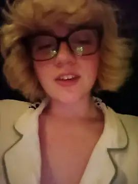 mcjbgfhgjhiiilllufjyf's Webcam Show
