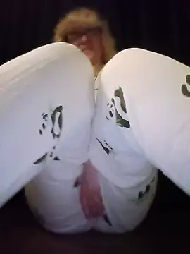 Show modela mcjbgfhgjhiiilllufjyf na web-kameri