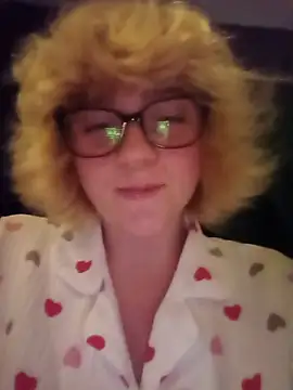 mcjbgfhgjhiiilllufjyf's Webcam Show