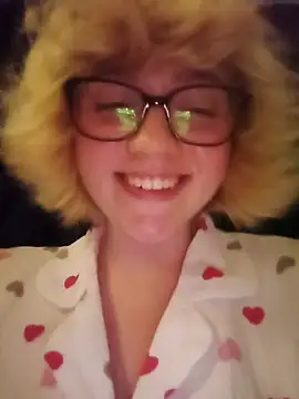 mcjbgfhgjhiiilllufjyf Show in webcam