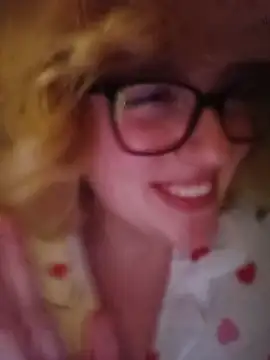 mcjbgfhgjhiiilllufjyf Show in webcam