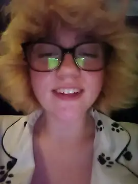 mcjbgfhgjhiiilllufjyf Show in webcam