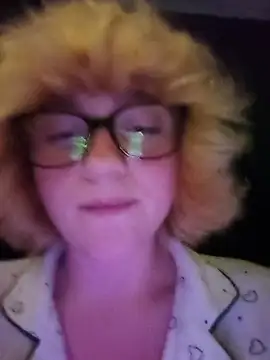 mcjbgfhgjhiiilllufjyf Шоу с уебкамера