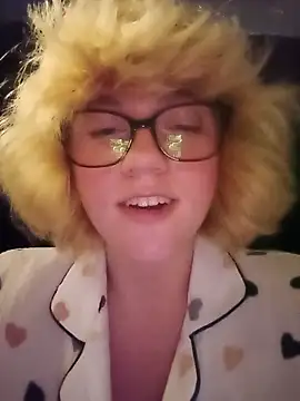 mcjbgfhgjhiiilllufjyf's Webcam Show