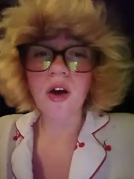 mcjbgfhgjhiiilllufjyf's Webcam Show