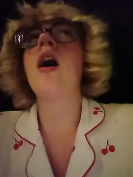 mcjbgfhgjhiiilllufjyf's Webcam Show