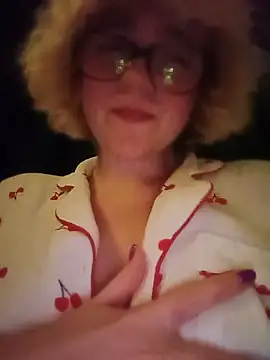 mcjbgfhgjhiiilllufjyf's Webcam Show