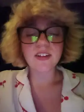 mcjbgfhgjhiiilllufjyf's Webcam Show