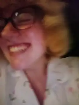 mcjbgfhgjhiiilllufjyf Show in webcam