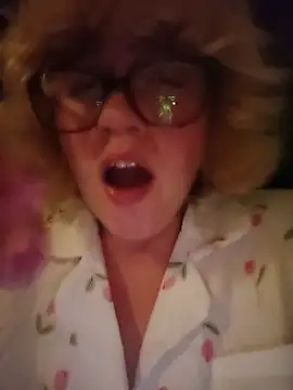 mcjbgfhgjhiiilllufjyf Show in webcam