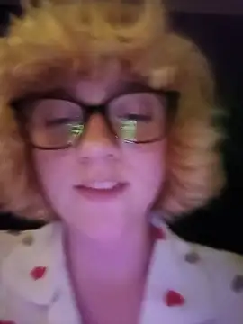 הופעת וובקאם של mcjbgfhgjhiiilllufjyf