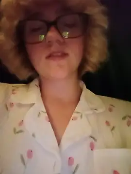 mcjbgfhgjhiiilllufjyf's Webcam Show