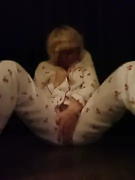 mcjbgfhgjhiiilllufjyf's Webcam Show