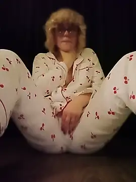 mcjbgfhgjhiiilllufjyf's Webcam Show