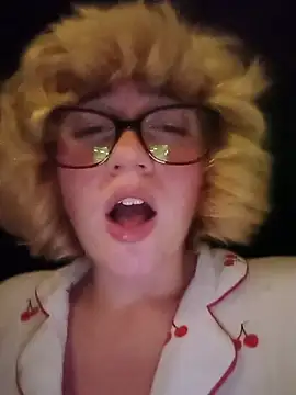 הופעת וובקאם של mcjbgfhgjhiiilllufjyf