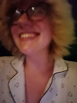 mcjbgfhgjhiiilllufjyf's Webcam Show