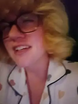 mcjbgfhgjhiiilllufjyf's Webcam Show
