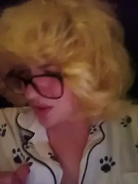 mcjbgfhgjhiiilllufjyf's Webcam Show
