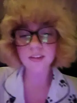 mcjbgfhgjhiiilllufjyf's Webcam Show