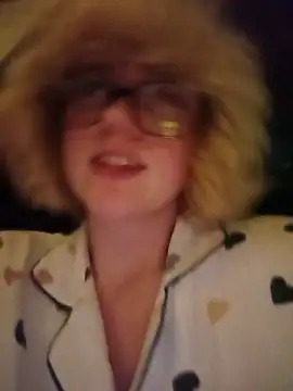 mcjbgfhgjhiiilllufjyf's Webcam Show