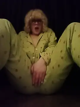 mcjbgfhgjhiiilllufjyf's Webcam Show