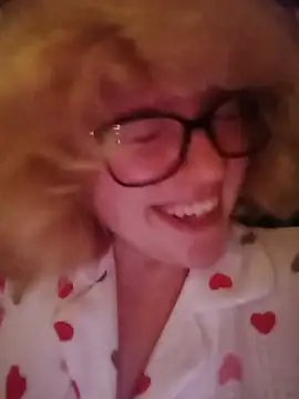 mcjbgfhgjhiiilllufjyf Show in webcam