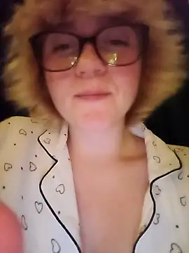 mcjbgfhgjhiiilllufjyf's Webcam Show