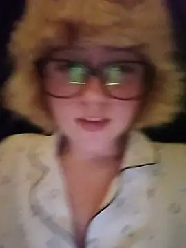 הופעת וובקאם של mcjbgfhgjhiiilllufjyf