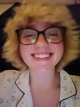 mcjbgfhgjhiiilllufjyf's Webcam Show