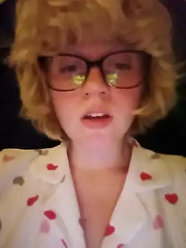 mcjbgfhgjhiiilllufjyf's Webcam Show