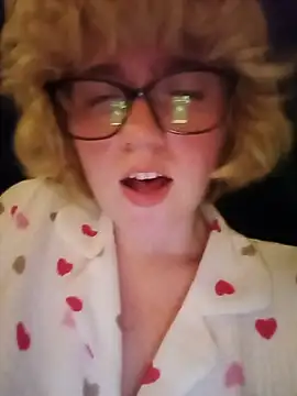 mcjbgfhgjhiiilllufjyf's Webcam Show