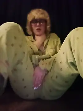 mcjbgfhgjhiiilllufjyf's Webcam Show