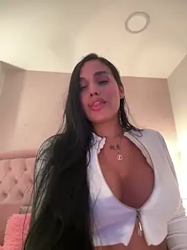 Bella__Wood Webcam Show