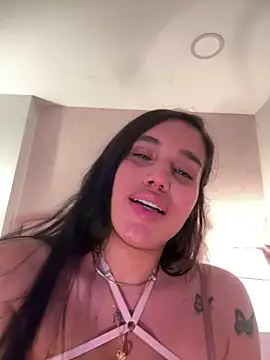 Bella__Wood Show Webcam