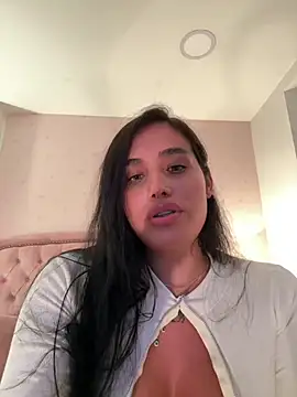 Bella__Wood Webcam Show