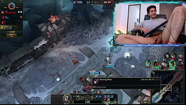 Elian_savoy: διαδικτυακό σόου στην κάμερα