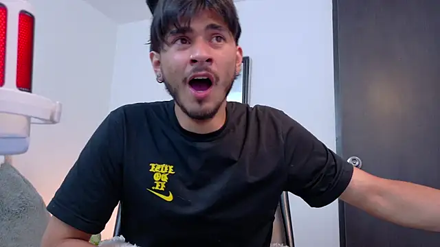 Elian_savoy Show Webcam