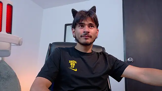 הופעת וובקאם של Elian_savoy