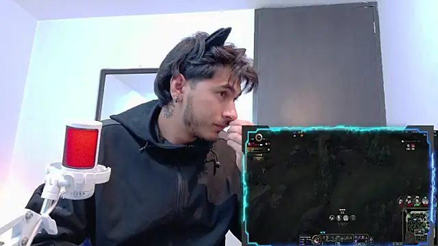 Elian_savoy webcam show