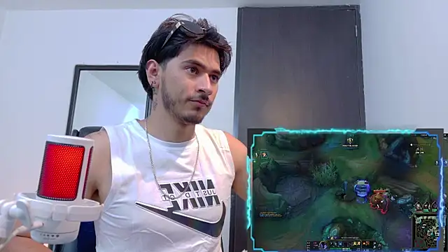 Elian_savoy webcam show