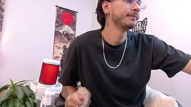 Elian_savoy's Webcam Show