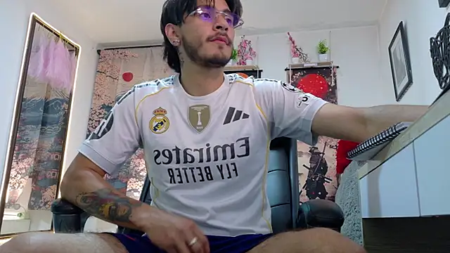 Elian_savoy webcam show