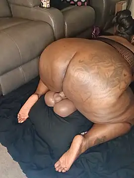 Thickkemzz41のライブXXXチャット