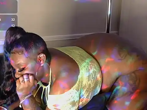 Thickkemzz41 网络视讯表演