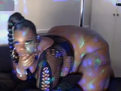 Thickkemzz41 Show in webcam