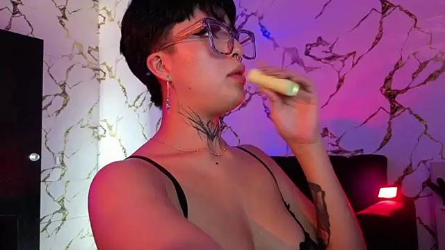 Pokazy przed kamerką – Rebeka-baker