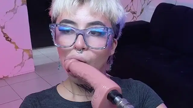 Rebeka-baker webcam show