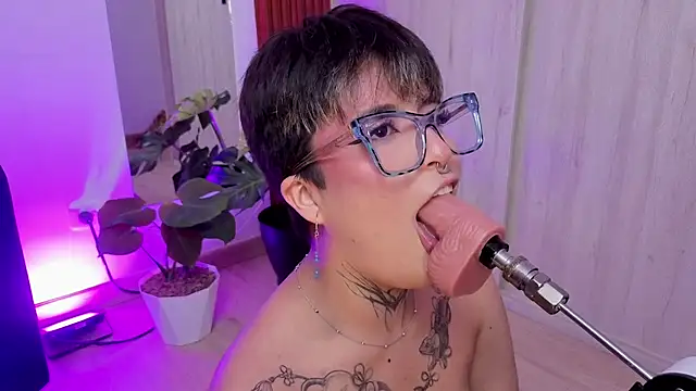 Rebeka-baker Show in webcam