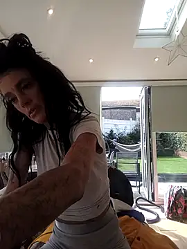 Tannedtattooed69 XXX чат на живо